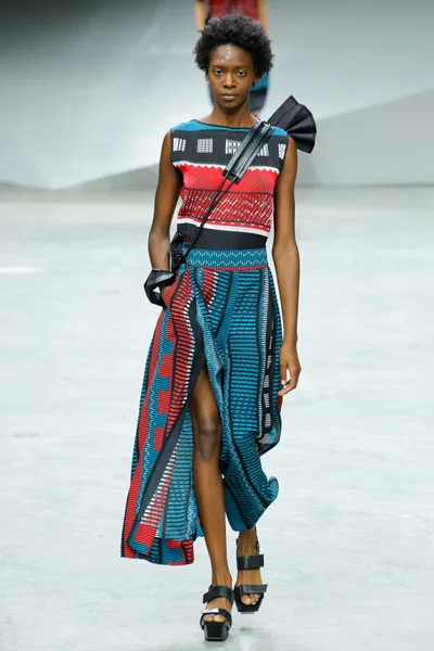 Look 32